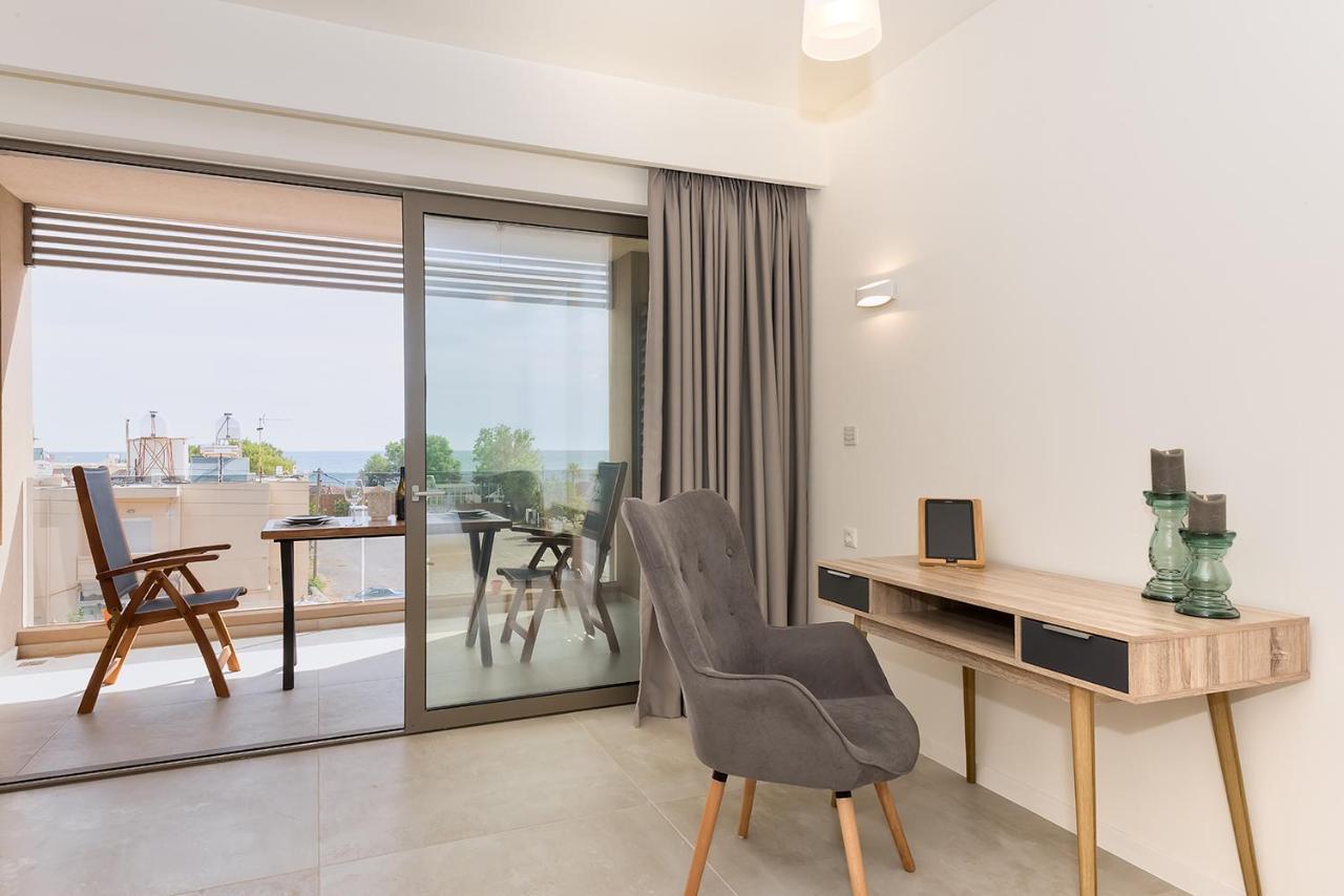 Lilium Luxury Suites Agia Marina Eksteriør bilde