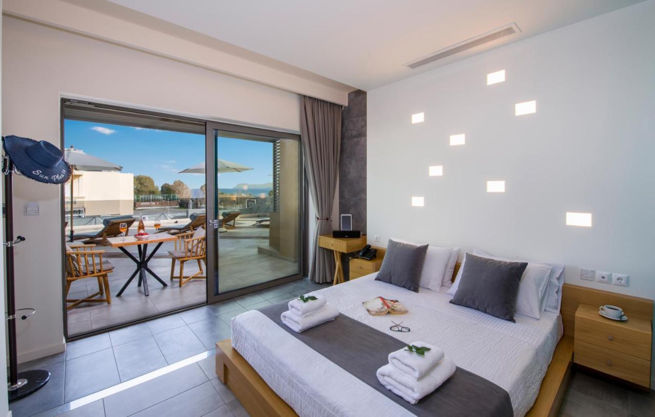 Lilium Luxury Suites Agia Marina Eksteriør bilde